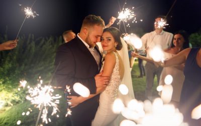 How to Choose a Wedding Photographer | booking a wedding photographer